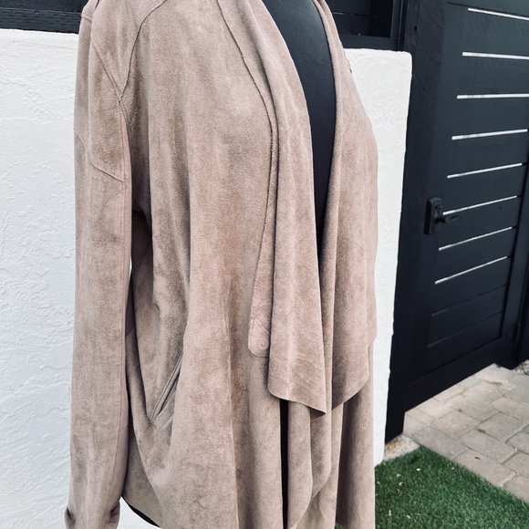 Tan Suedelike Hip Women's Jacket "L"  open front or snapped - Picture 7 of 8